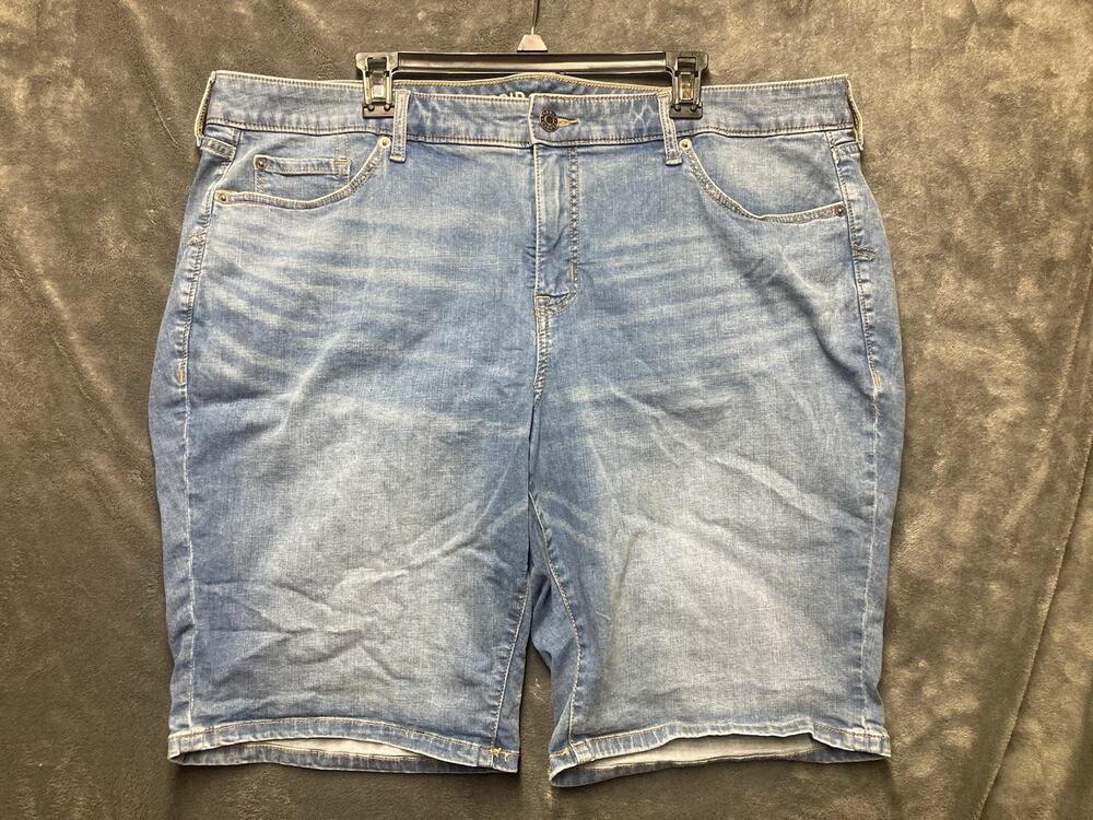 Torrid Perfect 10” Bermuda Short Vintage Stretch Denim Jorts Womens Plus Sz 22